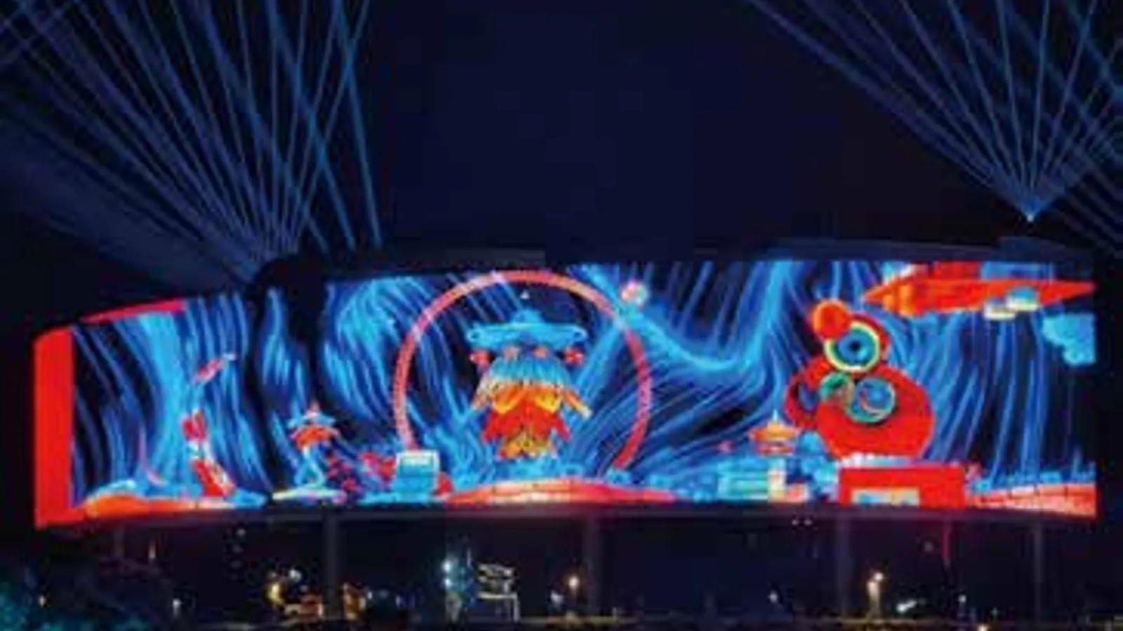 Màn LED quảng cáo ngoài trời khổ lớn hiển thị nội dung thương hiệu tại khu vực công cộng
