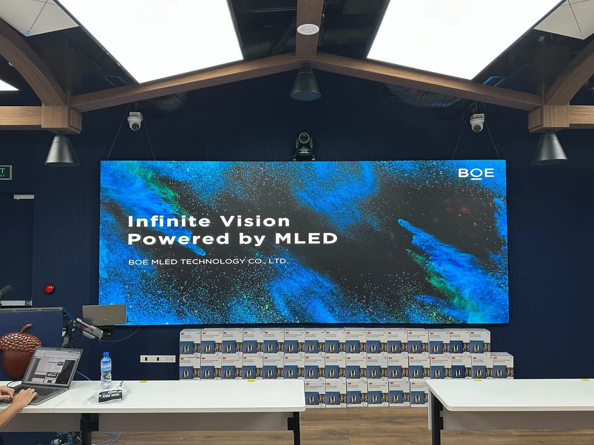 Màn hình LED MLED liền mạch trong phòng đào tạo Optupus