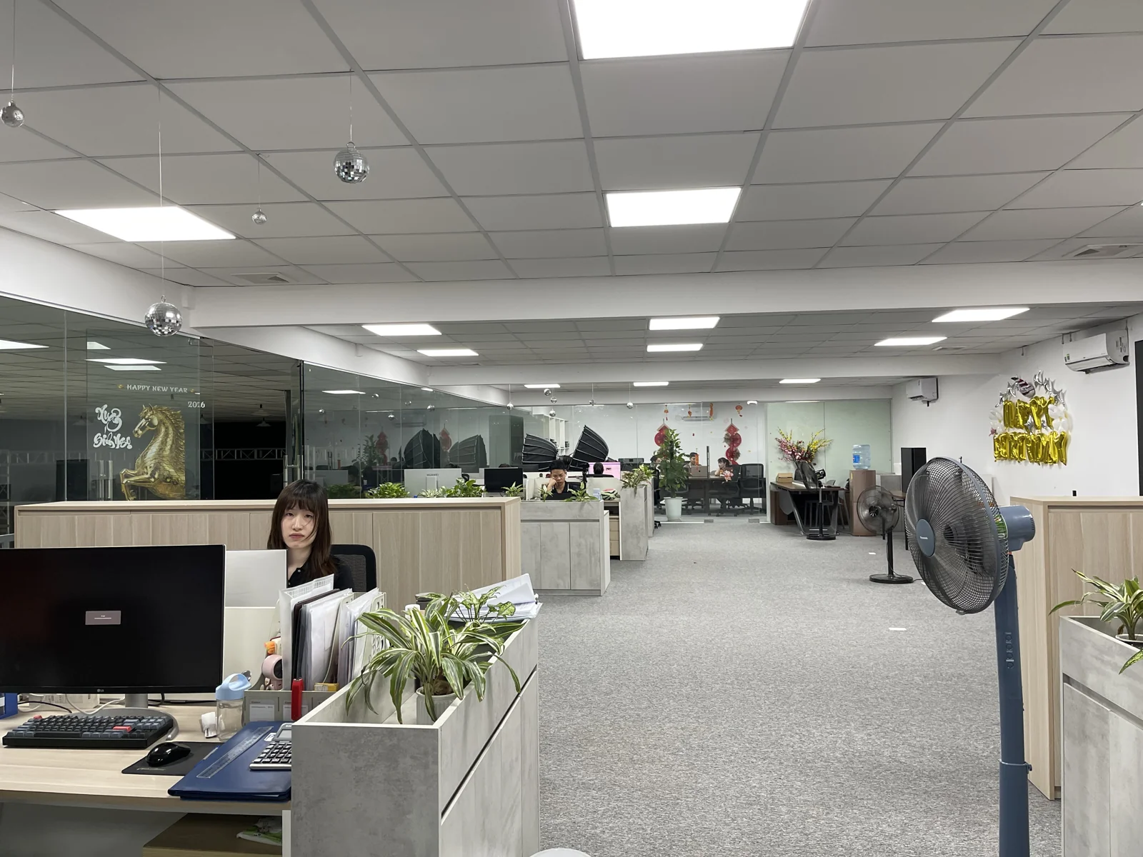 Màn hình LED liền mạch làm điểm nhấn trong không gian showroom cao cấp