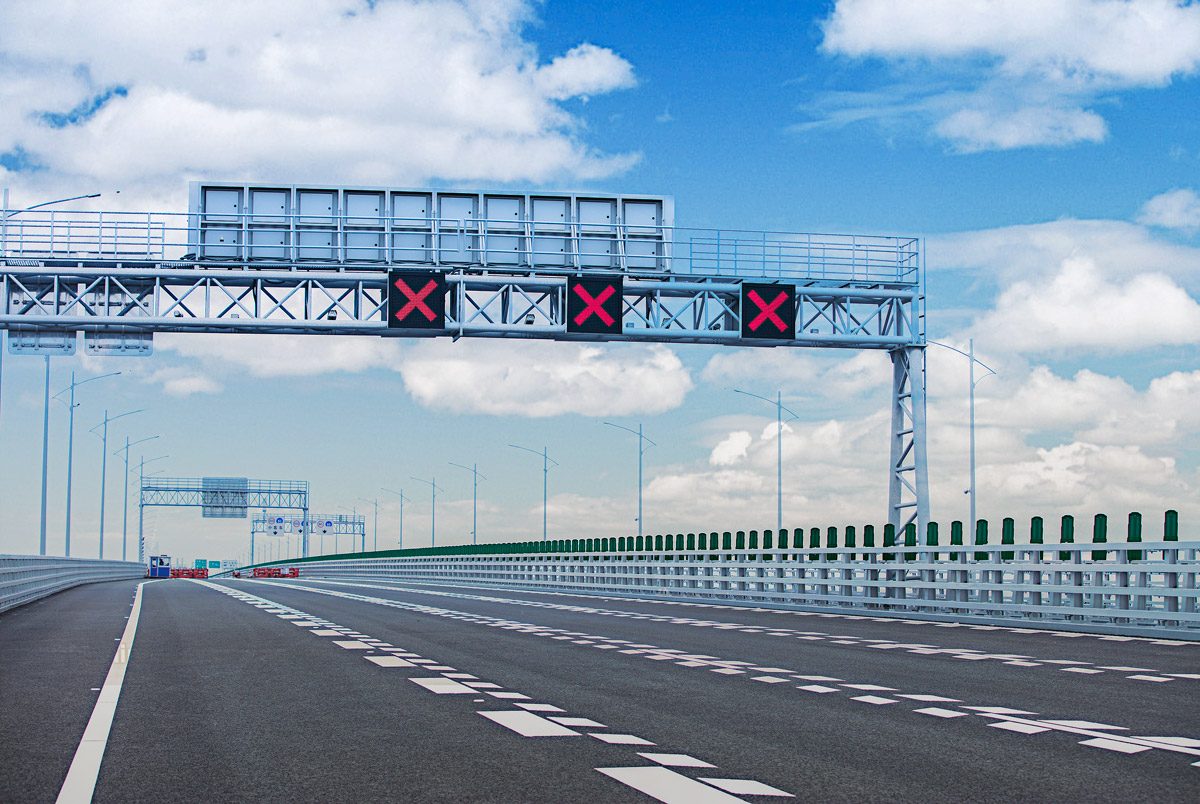 Hệ biển báo điện tử trên giá long môn cầu Hong Kong Zhuhai Macao