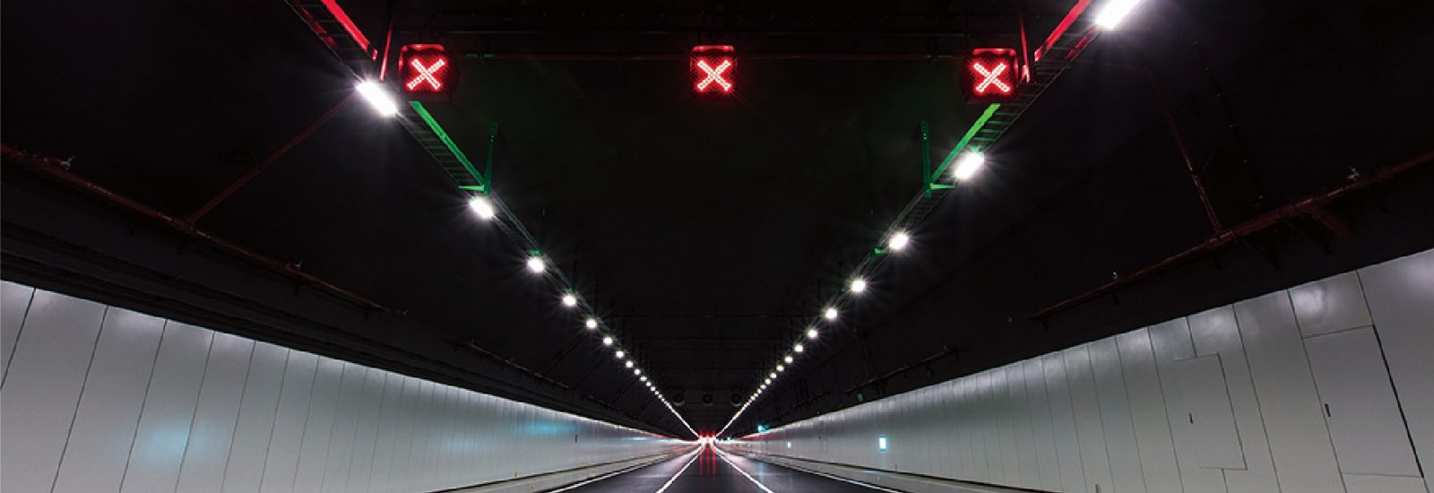 Đèn hầm LED SANSI trong đoạn hầm dưới biển của cầu Hong Kong Zhuhai Macao